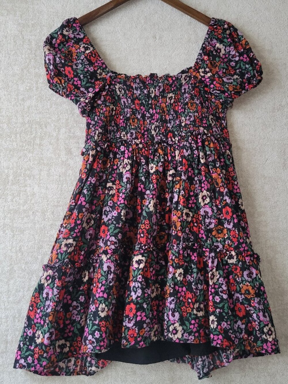 American Eagle Floral Smocked Puff-Sleeve Babydoll Mini Dress Small Black Red